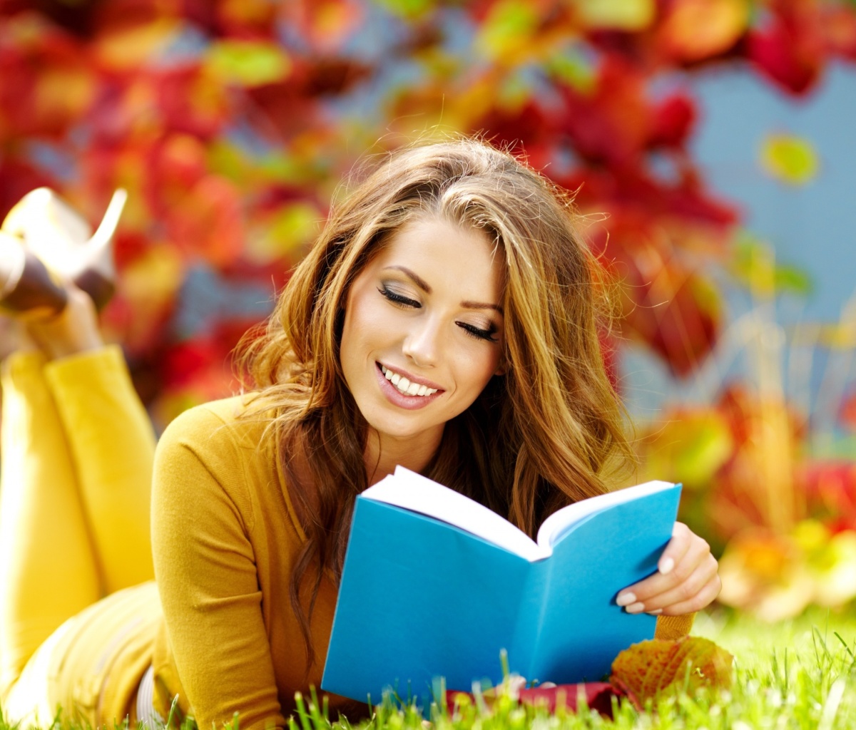 Обои Girl Reading Book in Autumn Park 1200x1024