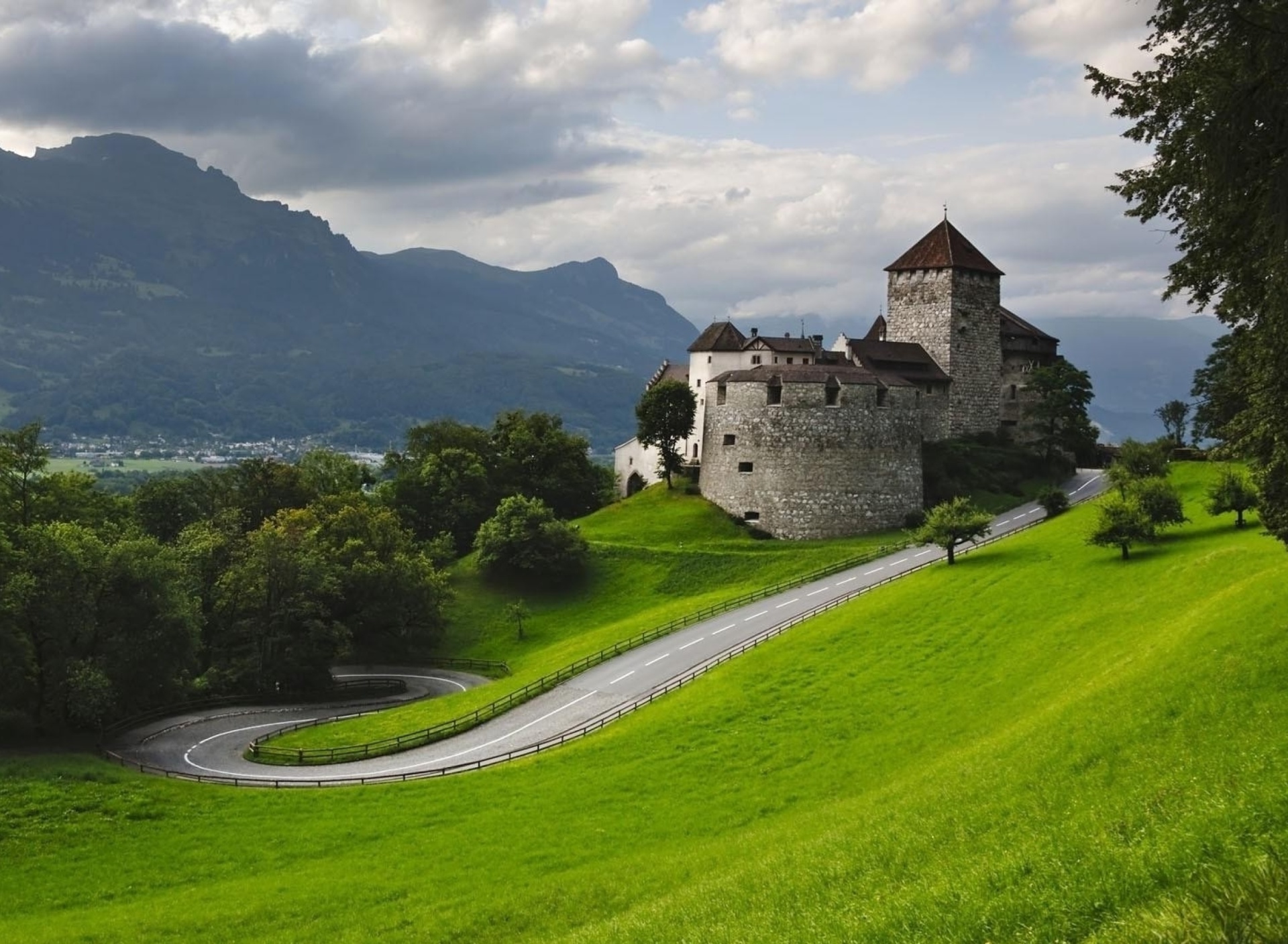 Sfondi Liechtenstein 1920x1408