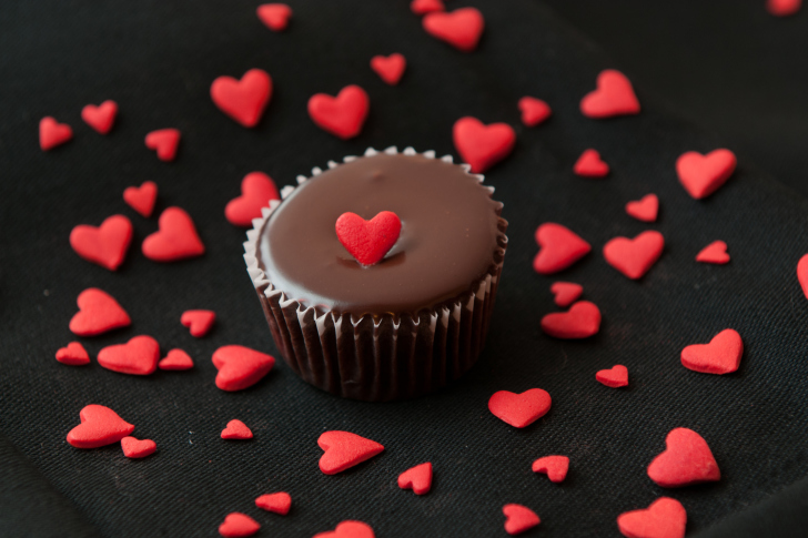 Chocolate Cupcake With Red Heart wallpaper