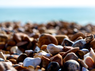 Screenshot №1 pro téma Brighton Beach Stones 320x240