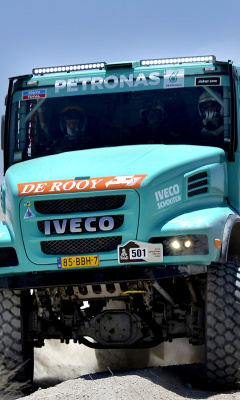 Screenshot №1 pro téma Iveco Race Truck 240x400