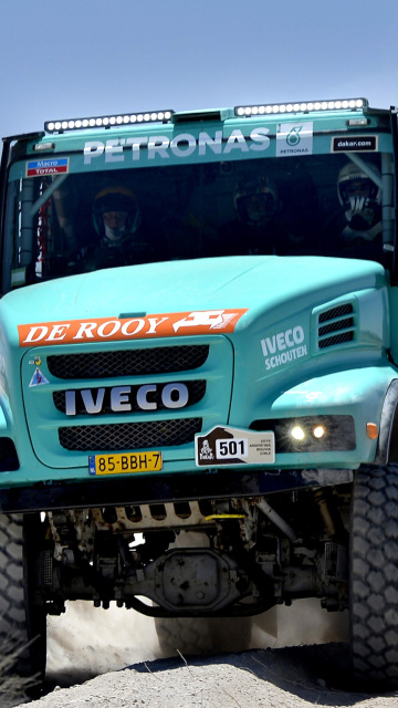 Обои Iveco Race Truck 360x640