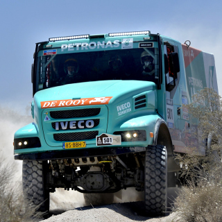 Kostenloses Iveco Race Truck Wallpaper für iPad Air