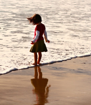 Kid Loves Sea - Obrázkek zdarma pro Nokia X2
