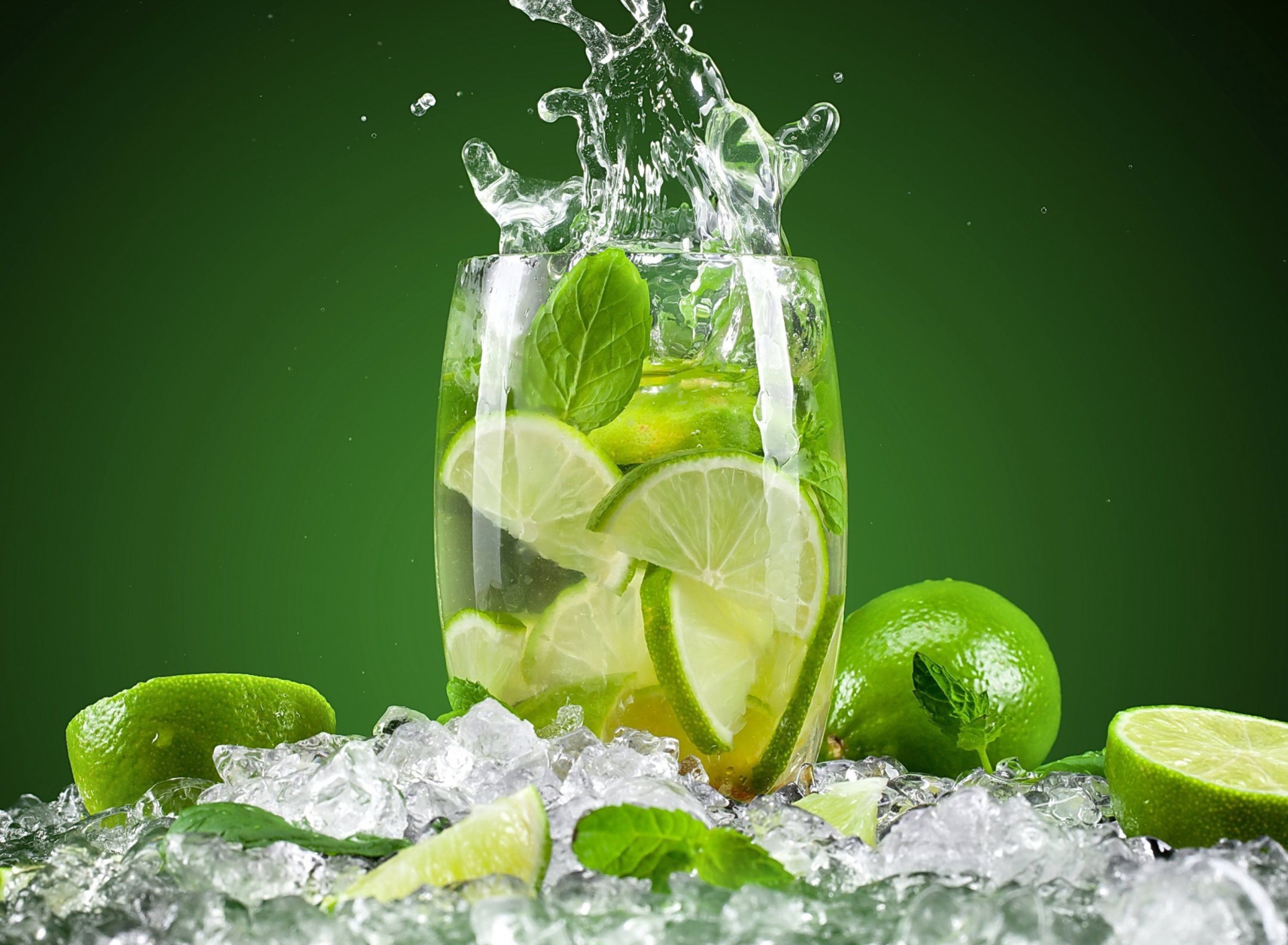 Glass With Lime wallpaper 1920x1408