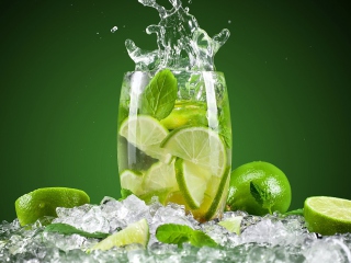 Das Glass With Lime Wallpaper 320x240