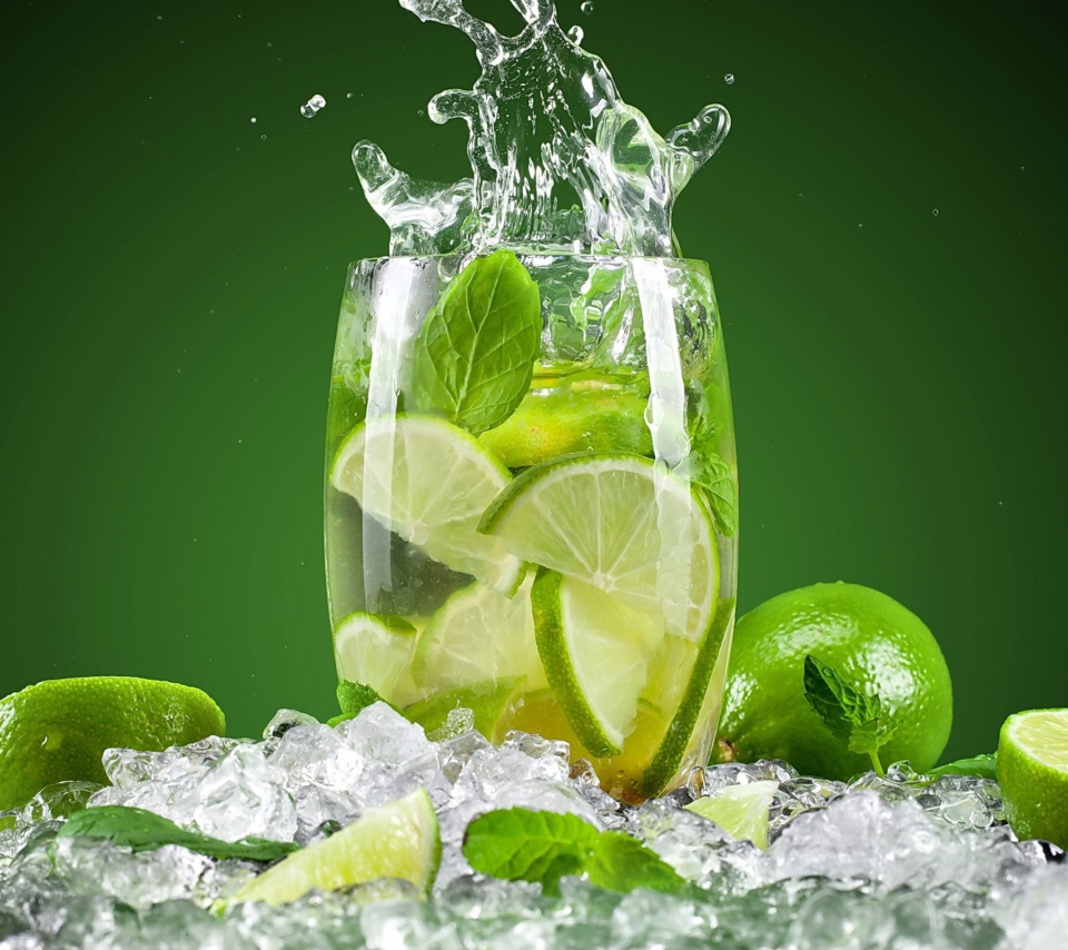 Das Glass With Lime Wallpaper 960x854