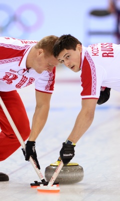 Russian curling team screenshot #1 240x400