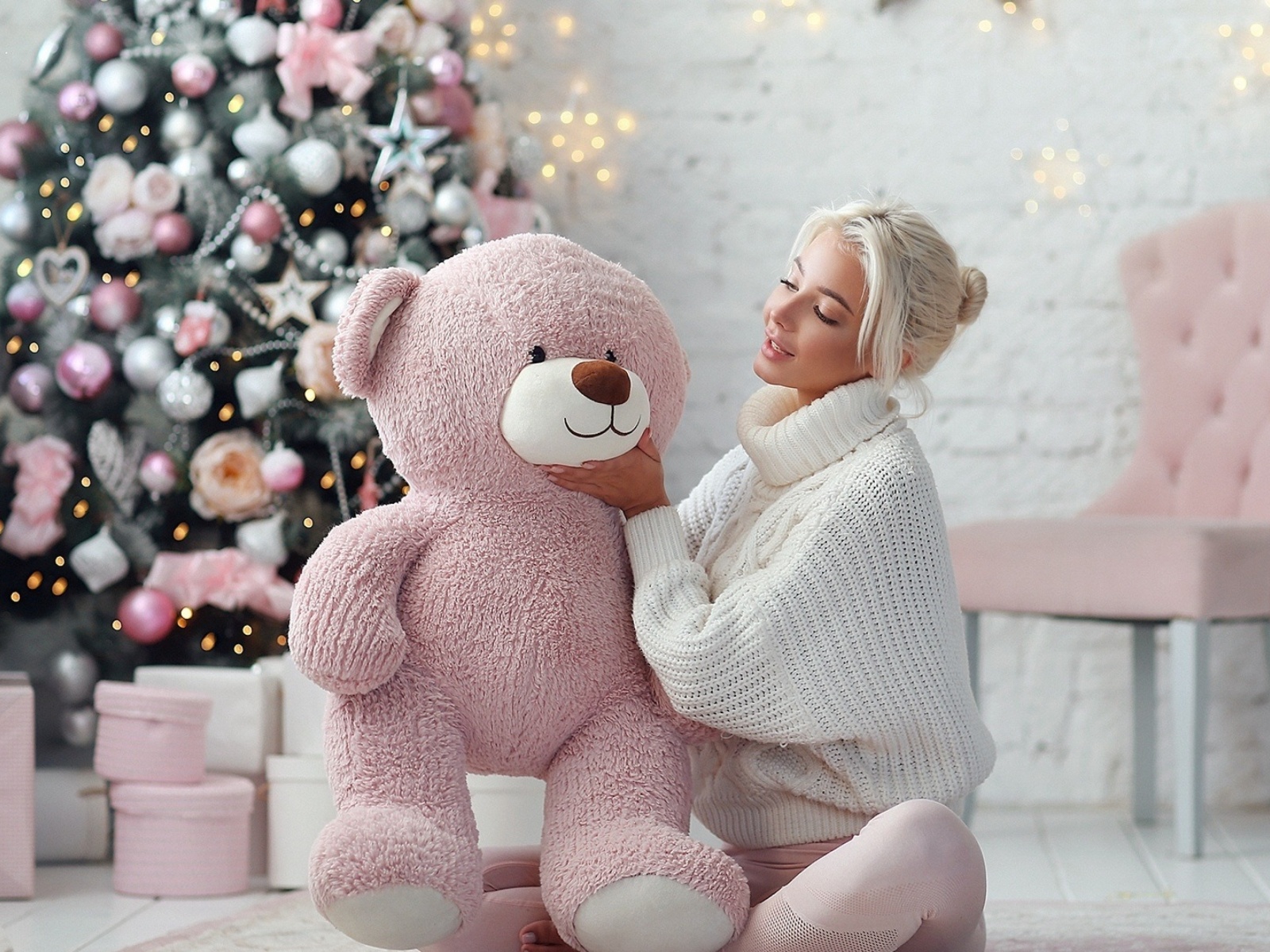 Fondo de pantalla Christmas photo session with bear 1600x1200