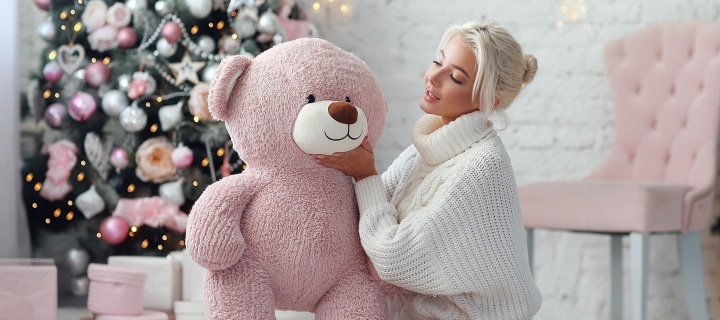 Das Christmas photo session with bear Wallpaper 720x320