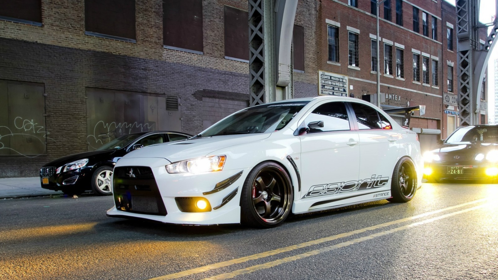 Das Street racing with Mitsubishi Lancer Evo X Wallpaper 1600x900