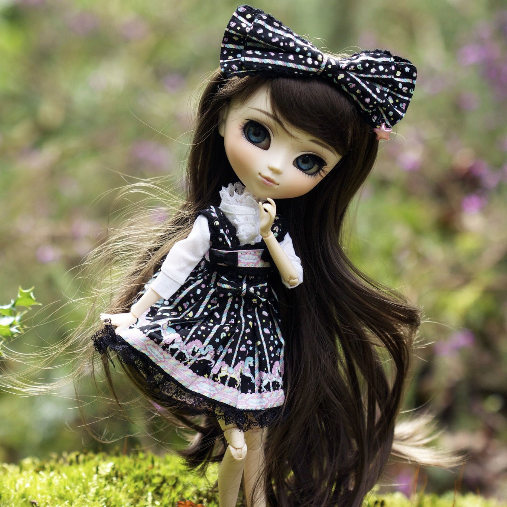 Das Cute Doll With Dark Hair And Black Bow Wallpaper 2048x2048