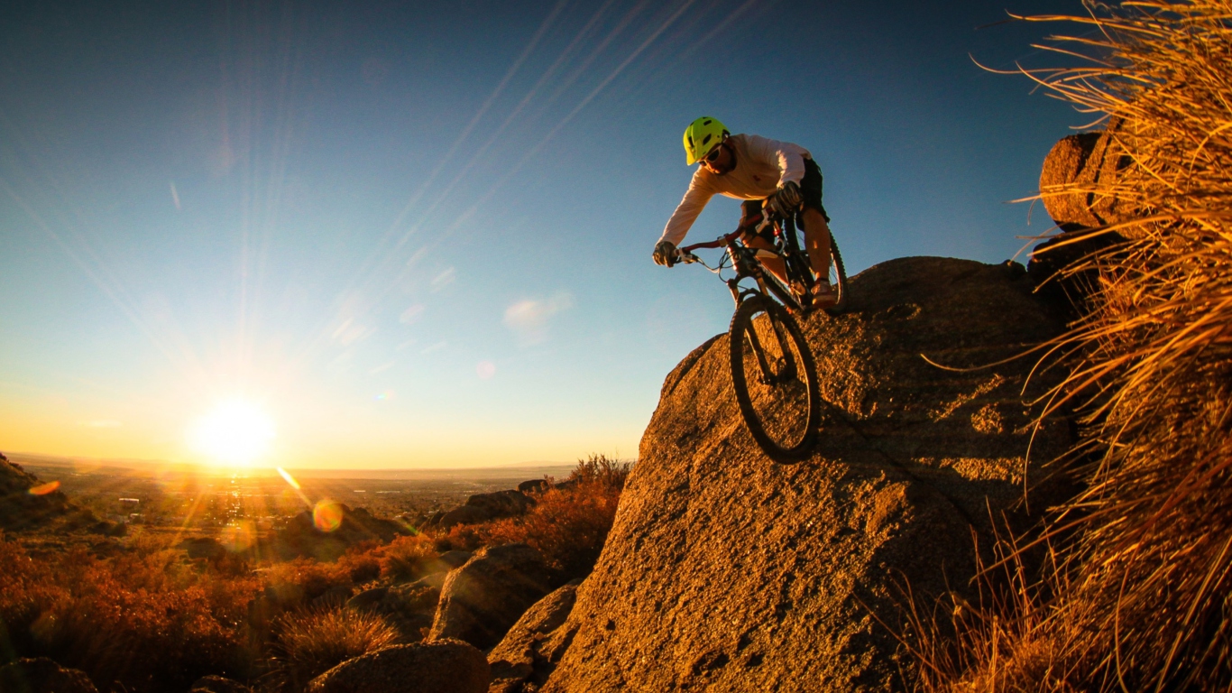 Sfondi Mountain Bike Riding 1366x768