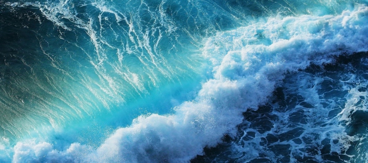 Sfondi Strong Ocean Waves 720x320