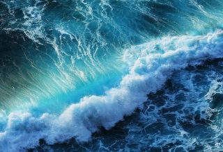 Strong Ocean Waves Picture for Android, iPhone and iPad