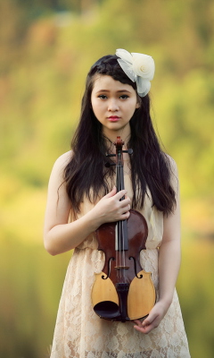 Обои Girl With Violin 240x400