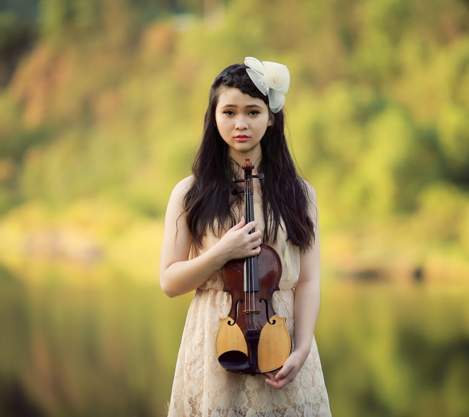 Girl With Violin wallpaper 960x854