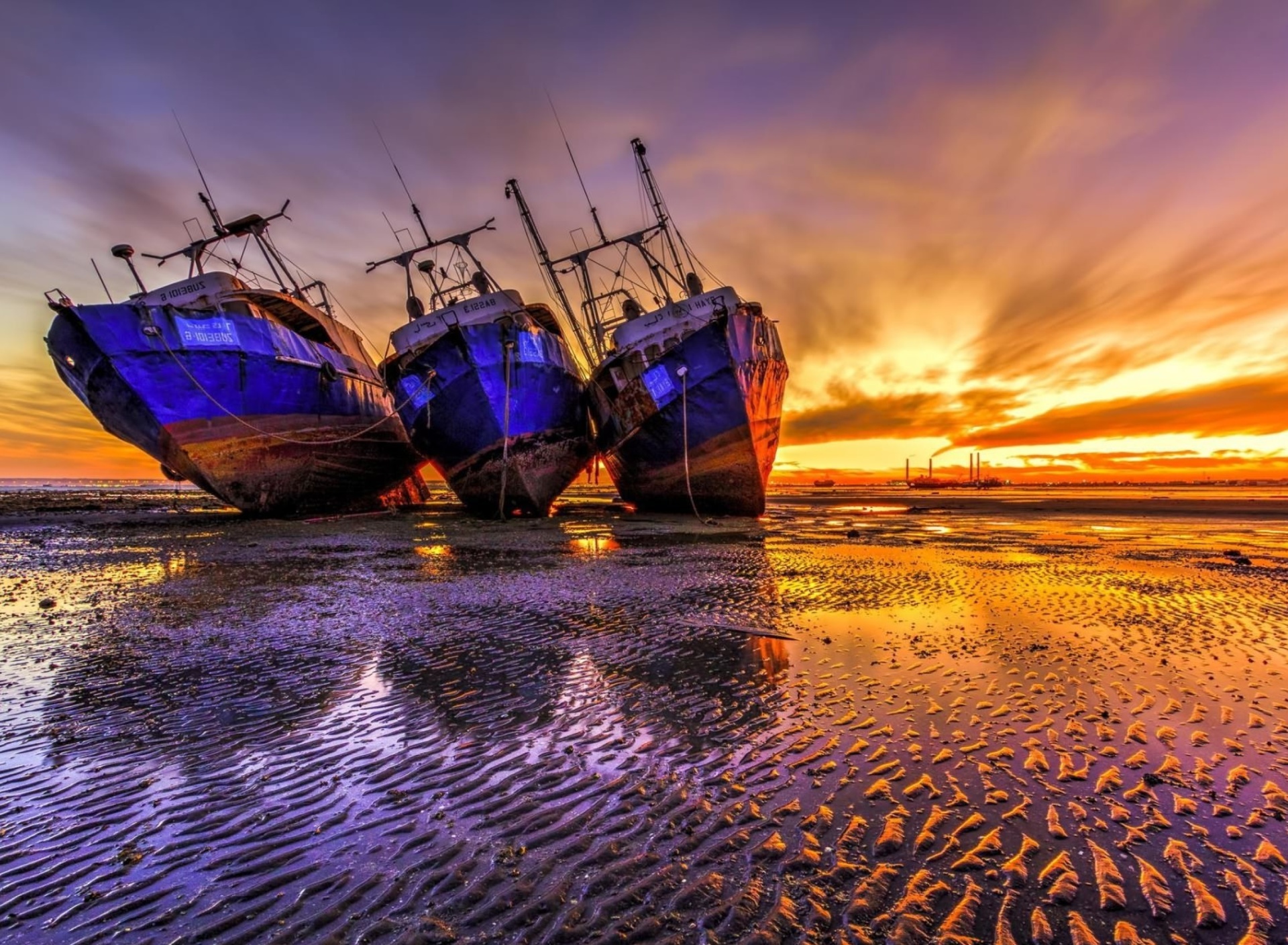 Fondo de pantalla Ship graveyard in Nouadhibou, Mauritania 1920x1408