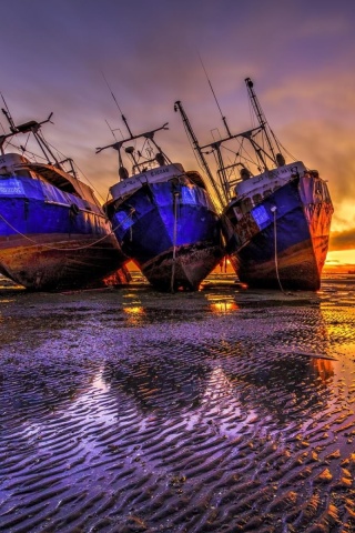 Das Ship graveyard in Nouadhibou, Mauritania Wallpaper 320x480