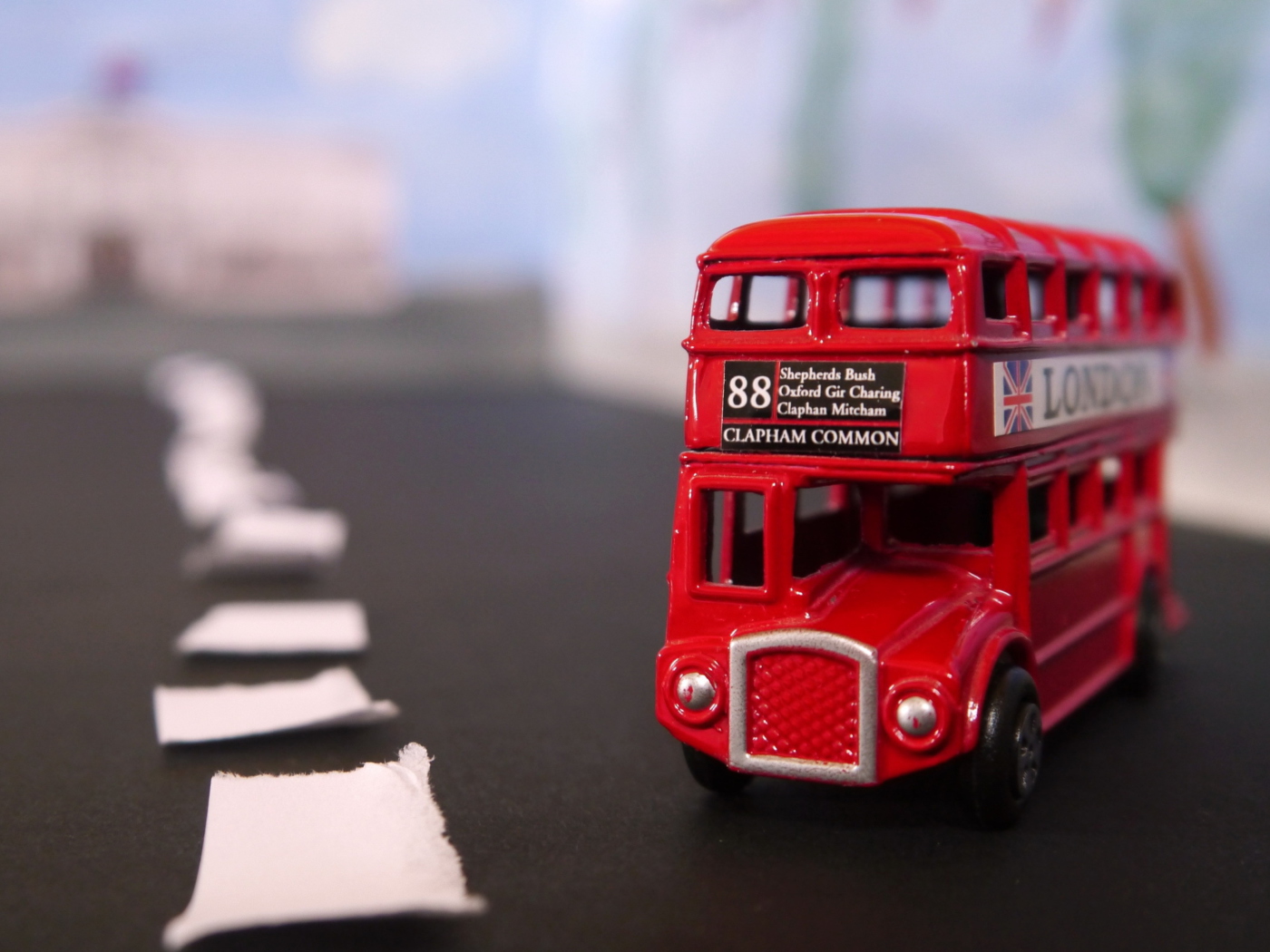 Red London Toy Bus wallpaper 1400x1050