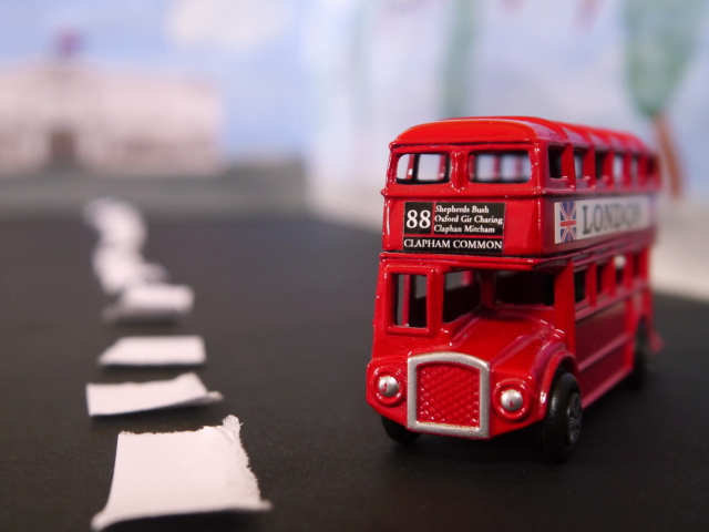 Das Red London Toy Bus Wallpaper 640x480