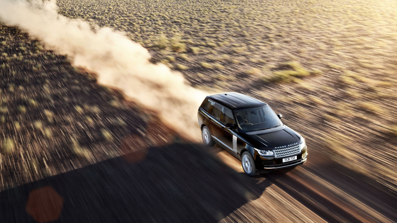 Fondo de pantalla Land Rover In Desert 1366x768