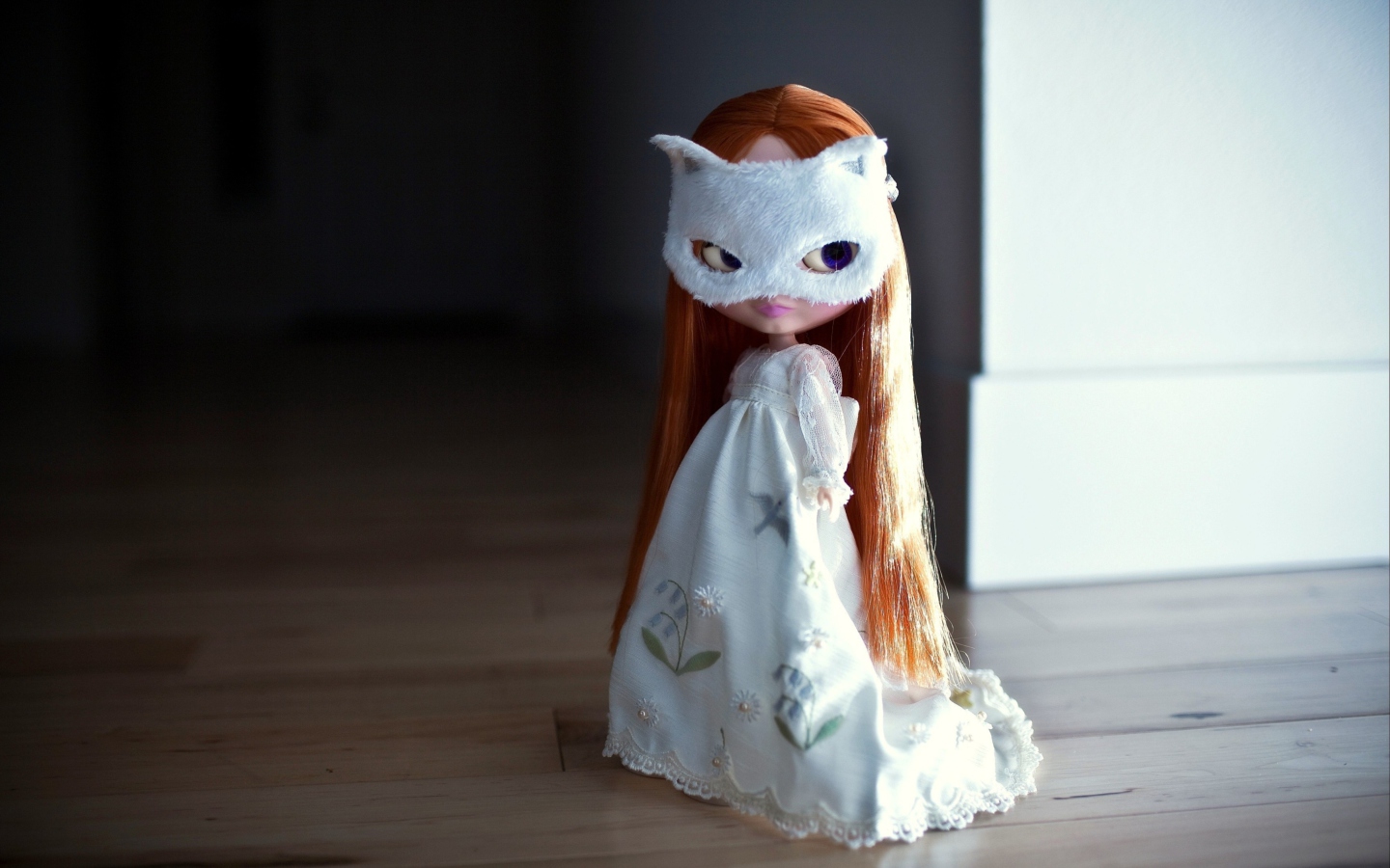 Das Doll With Cat Mask Wallpaper 1440x900