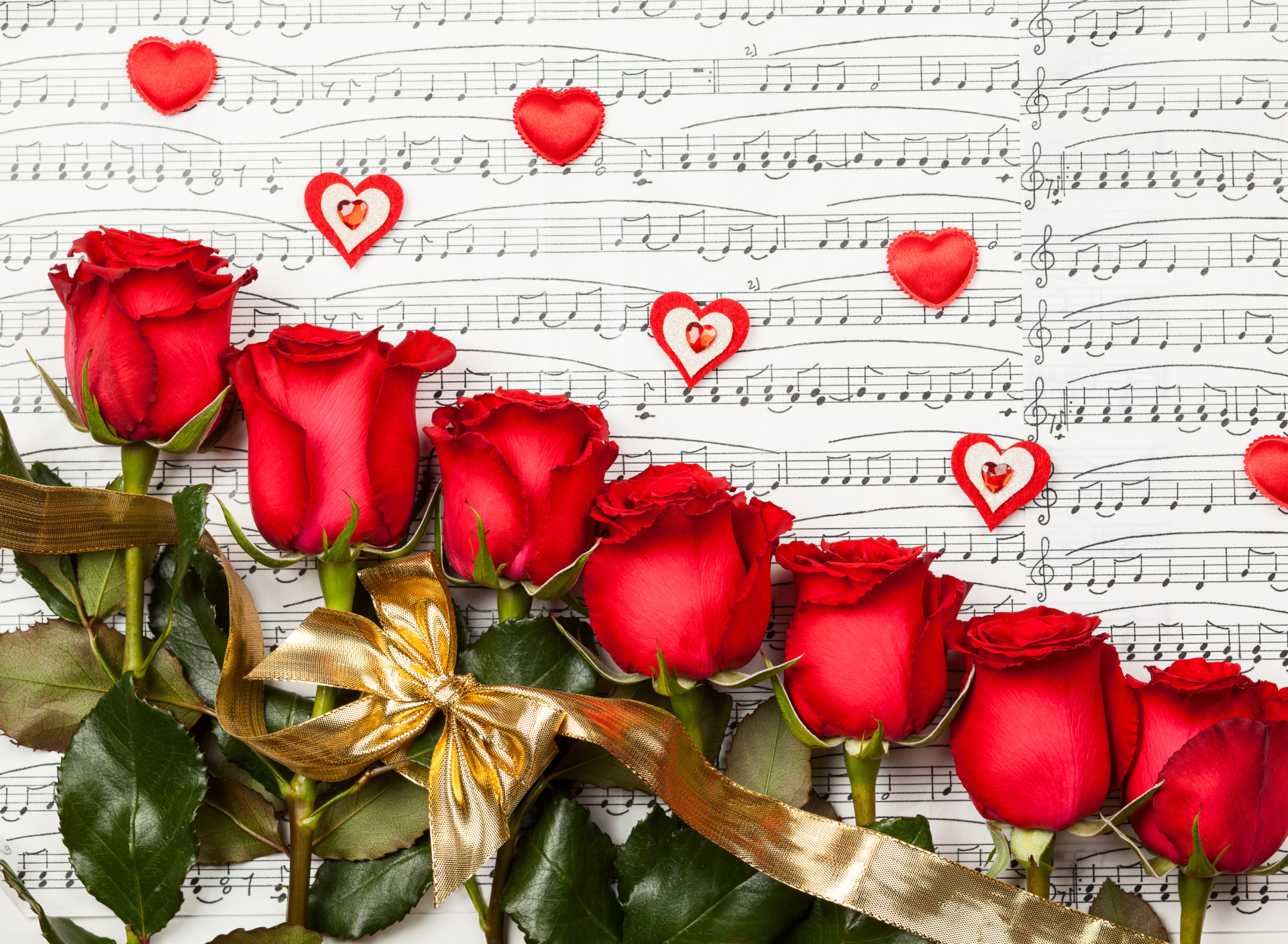 Обои Roses, Love And Music 1920x1408