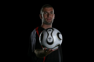 Zinedine Zidane - Obrázkek zdarma pro HTC Desire