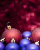 Fondo de pantalla Christmas Tree Blue And Purple Balls 128x160