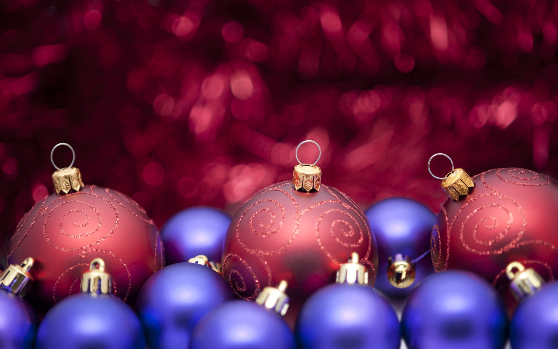 Das Christmas Tree Blue And Purple Balls Wallpaper 1920x1200