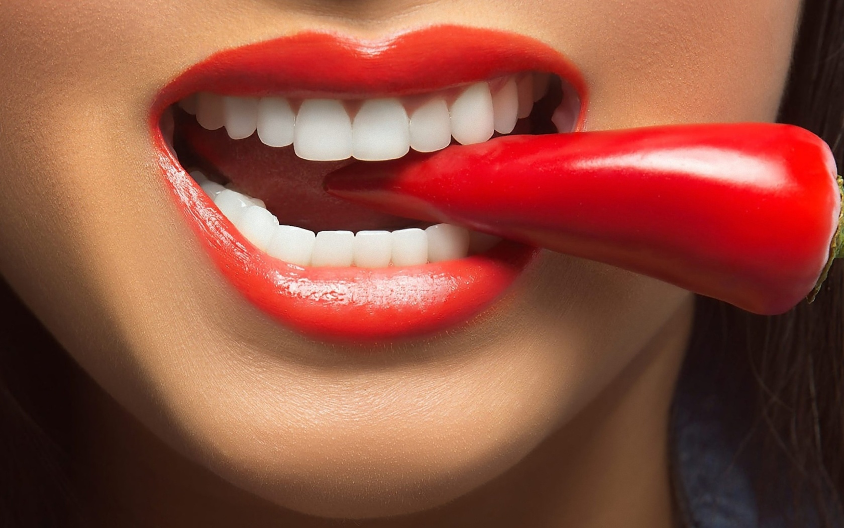 Sfondi Spicy pepper and lips 1680x1050