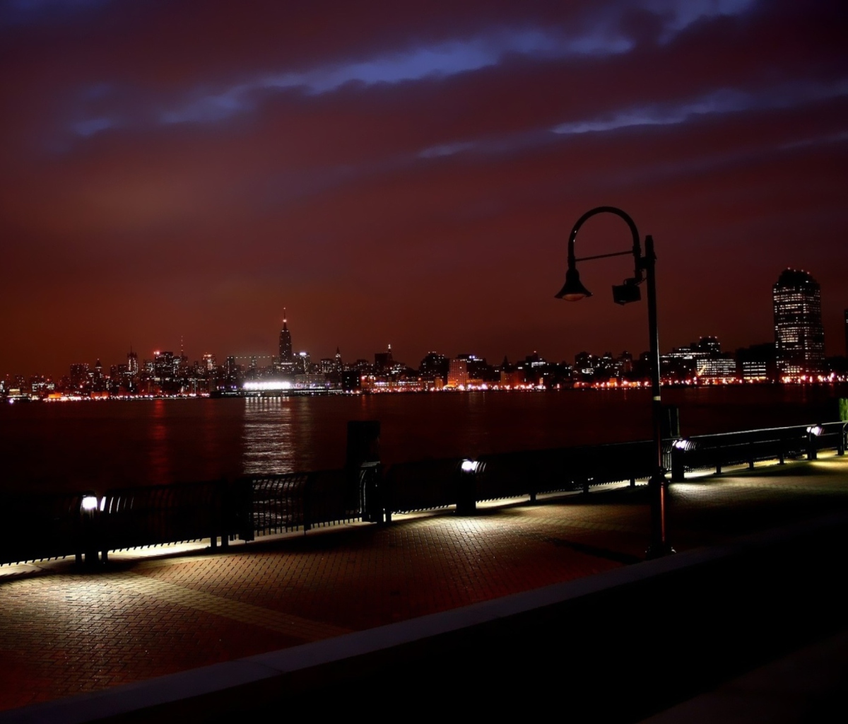 Screenshot №1 pro téma New York Skyline At Night 1200x1024