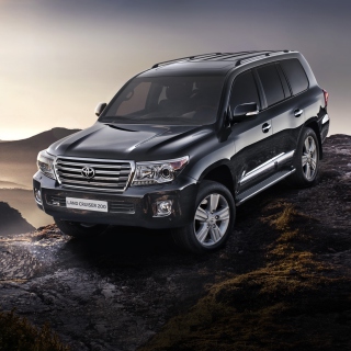 Toyota Land Cruiser 200 SUV - Fondos de pantalla gratis para iPad mini