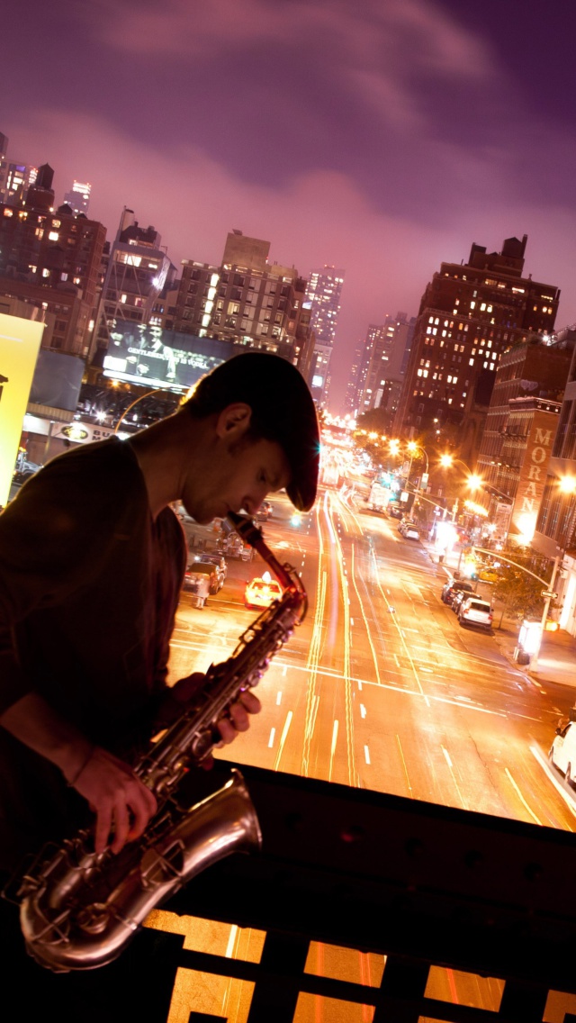 Das Jazz and Saxophone Player Wallpaper 640x1136