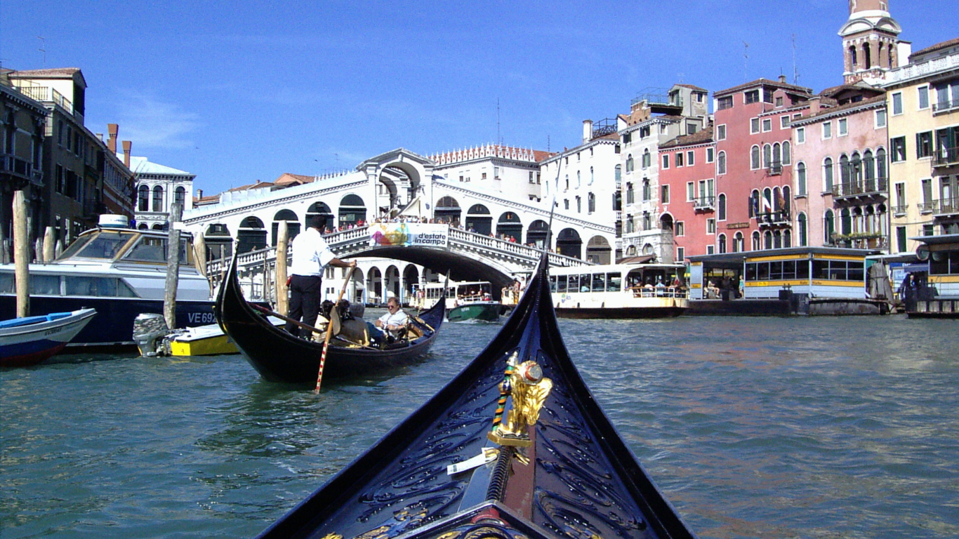 Sfondi Canals of Venice 1366x768