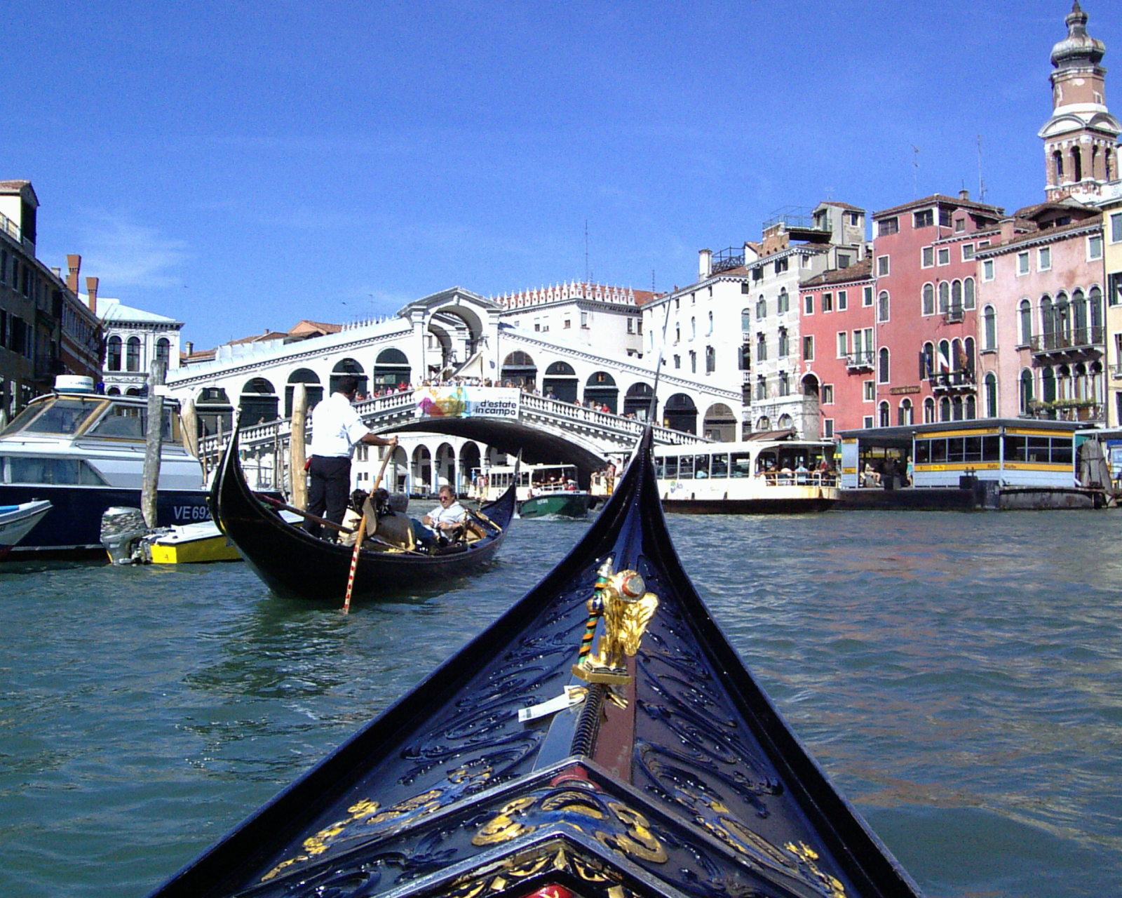 Fondo de pantalla Canals of Venice 1600x1280