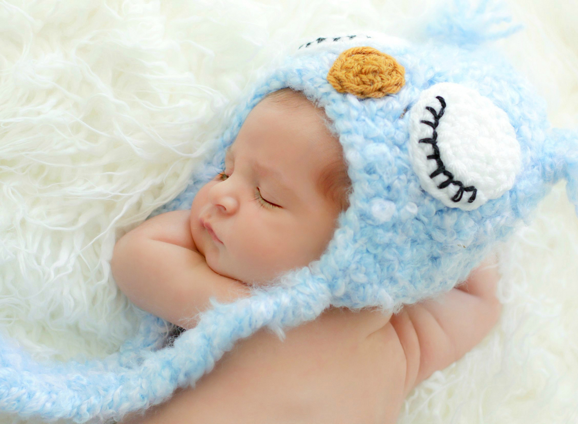 Cute Sleeping Baby Blue Hat screenshot #1 1920x1408