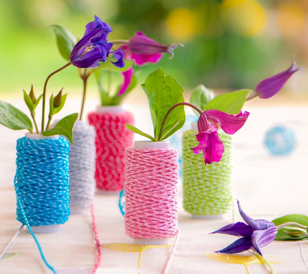 Fondo de pantalla Knitted flower vases 1080x960