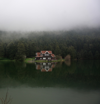 House On Lake In Turkey - Obrázkek zdarma pro 208x208