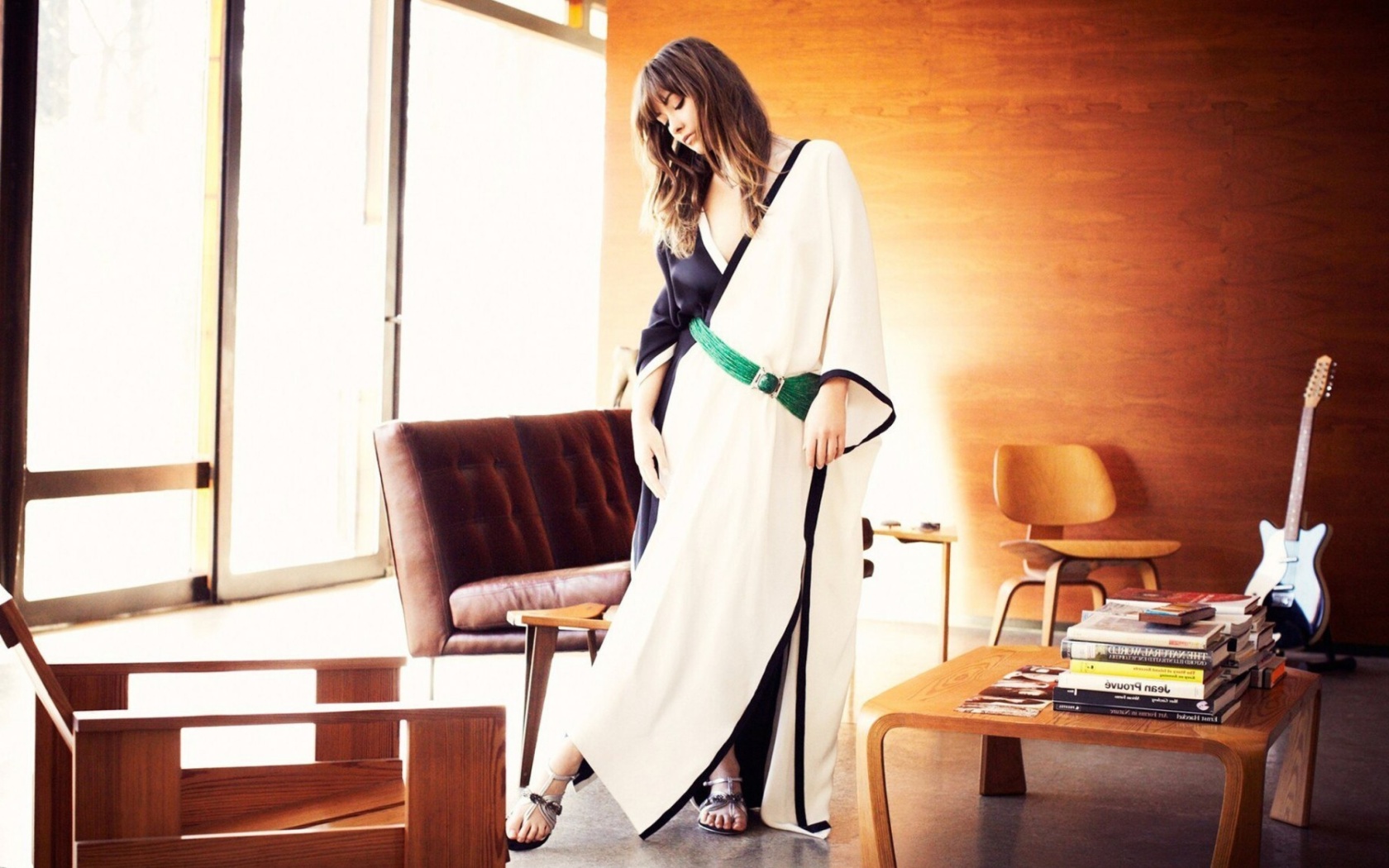 Обои Olivia Wilde in Kimono 1680x1050