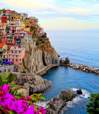 Monterosso Al Mare Italy papel de parede para celular para iPhone 4S
