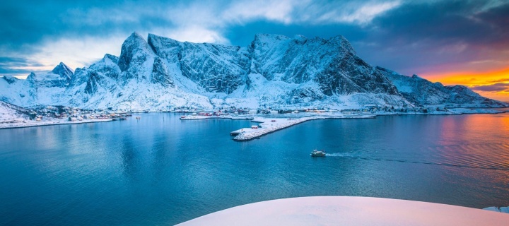 Lofoten Island wallpaper 720x320