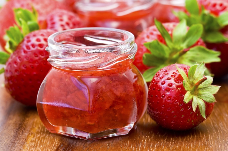 Обои Strawberry Jam