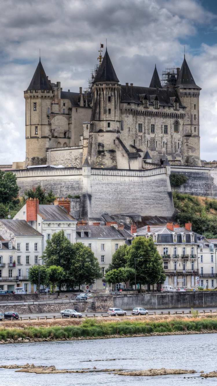 Screenshot №1 pro téma Saumur Castle on Loire 750x1334