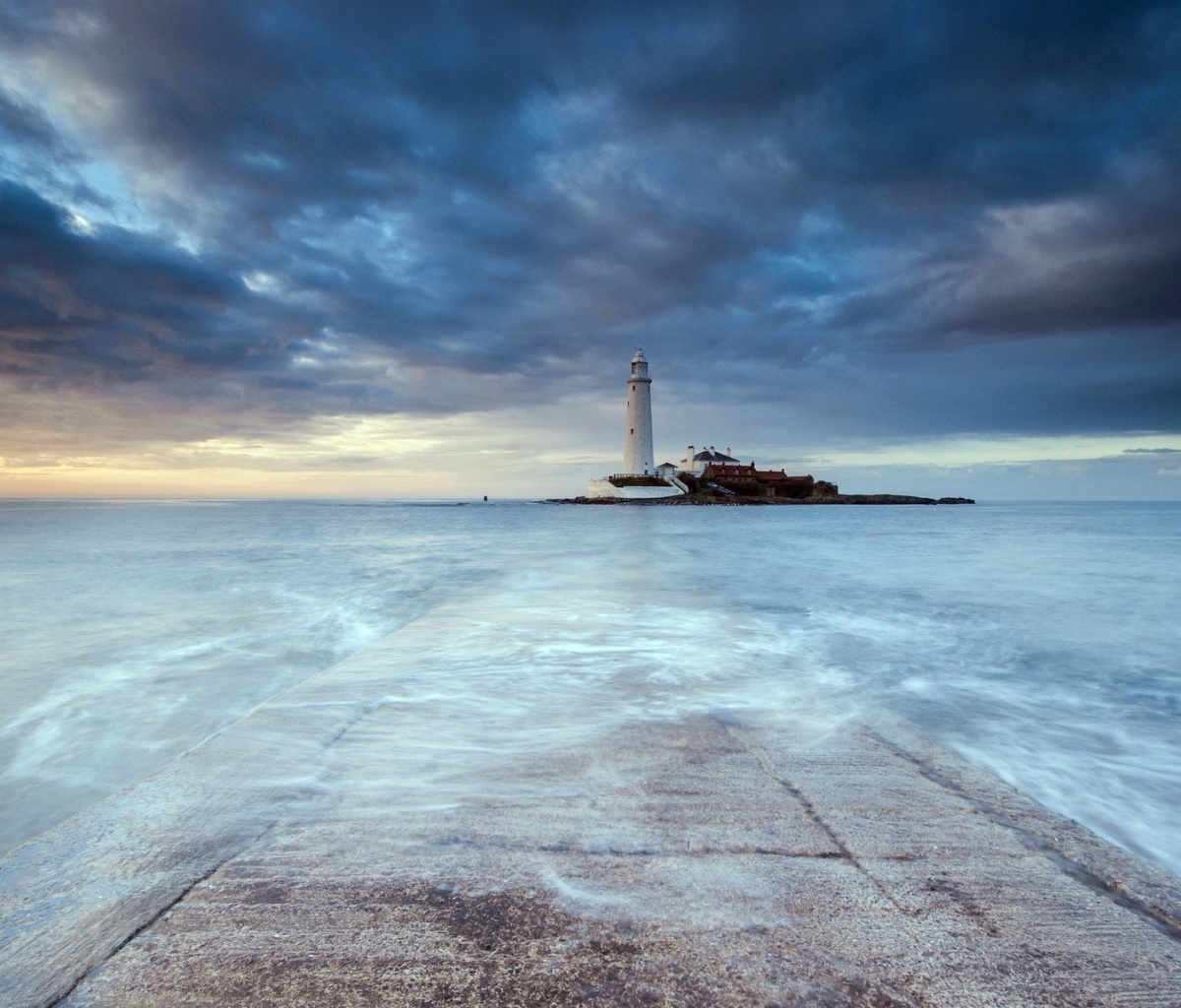 Das Lighthouse in coastal zone Wallpaper 1200x1024