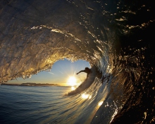 Fondo de pantalla Surfer Against Big Wave 220x176