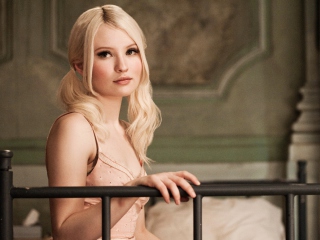 Screenshot №1 pro téma Emily Browning 320x240