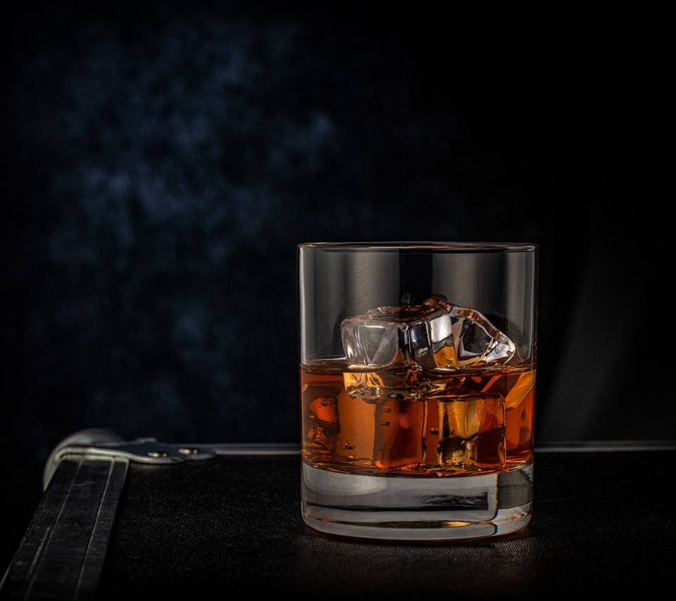 Sfondi Golden Whiskey Glass 960x854