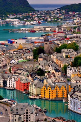 Das Alesund Wallpaper 320x480